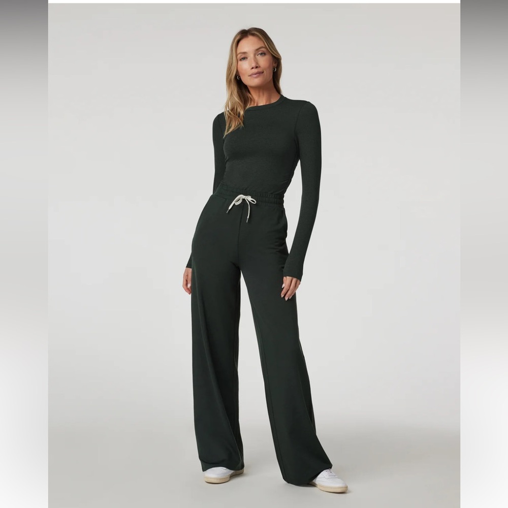 Vuori Halo Essential Wide Leg Pant-Dark Green-Aspen Heather